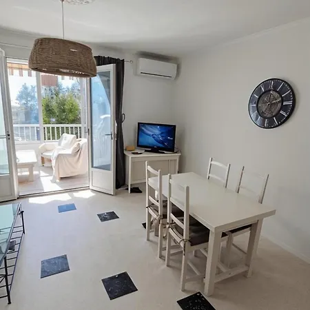 דירה Le Richelieu With Small Sea View