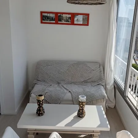 Le Richelieu With Small Sea View בנדול