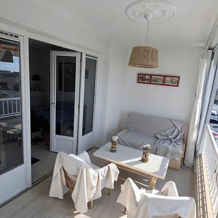 Le Richelieu With Small Sea View * בנדול