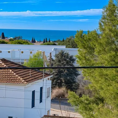 Le Richelieu With Small Sea View * Bandol