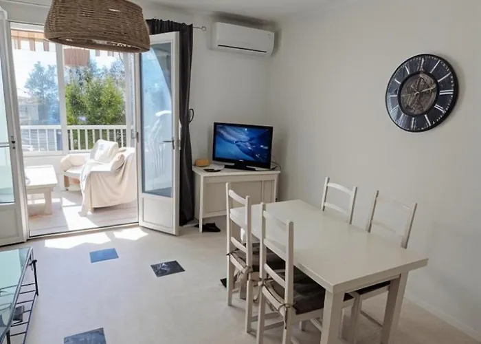 公寓 Le Richelieu With Small Sea View