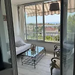 Le Richelieu With Small Sea View Διαμέρισμα *