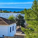 Le Richelieu With Small Sea View * Bandol