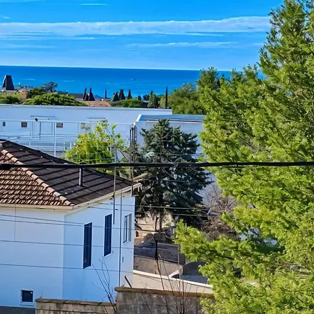 Le Richelieu With Small Sea View * 방돌