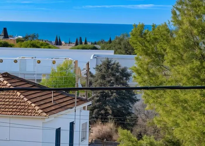 Le Richelieu With Small Sea View * Bandol